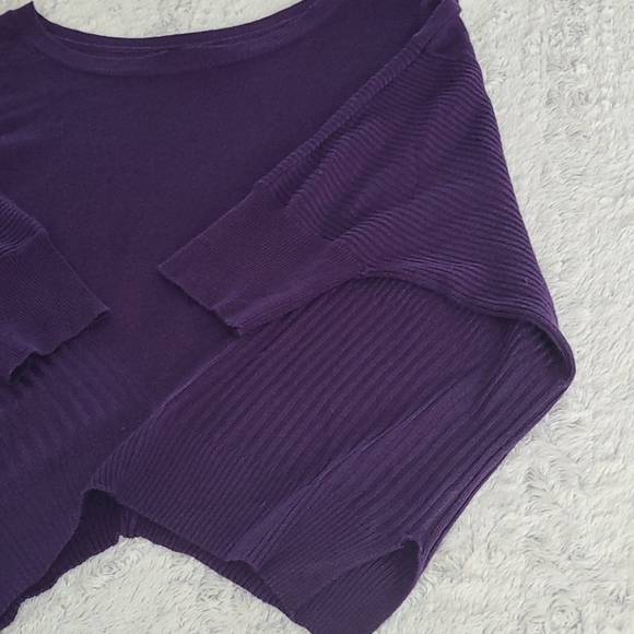 Sweater - Picture 5 of 6